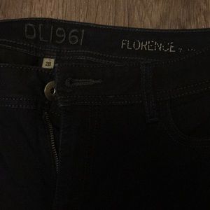 DL1961 Jeans - DL1961 - Florence in Navy size 28 DL1961 Jeans - DL1961 - Florence in Navy size 28